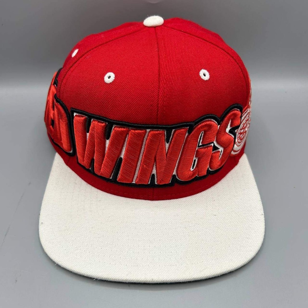 Detroit Red Wings Hat Men Red White Embroidered Mitchell & Ness Snap Back Cap